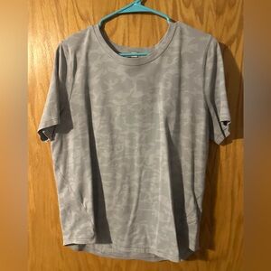 Lululemon Long Distance Short Sleeve Short - Grey Camo, Size 12